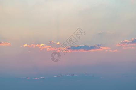 天空中多彩的云黄色金子阳光橙子云景戏剧性天堂墙纸日落气氛图片