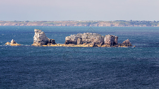 Toulinguet角 Brittany布列塔尼和F海滩海洋边缘足尖蓝色地平线岩石冲浪潜水天空图片