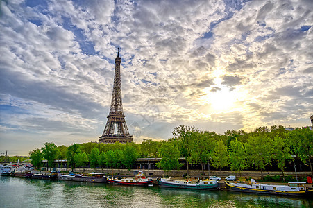法国巴黎埃菲尔铁塔旅游历史性建筑首都铁塔旅行假期观光建筑学景观图片