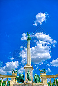 匈牙利布达佩斯千年古迹匈牙利布达佩斯雕像建筑学地标蓝色纪念碑首都柱子游客正方形旅行图片