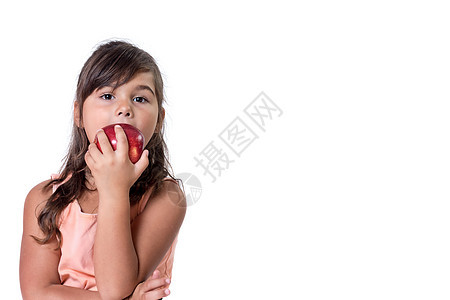 小女孩在吃红苹果图片