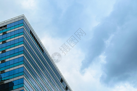 有蓝色sk的玻璃大厦办公室窗格经济全景商业玻璃力量反射建筑房子图片