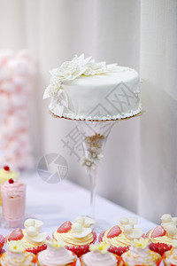 优美的结婚蛋糕背景图片