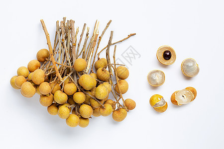 Longan 孤立在白色背景甜点异国桂圆情调树叶饮食果味植物团体种子图片