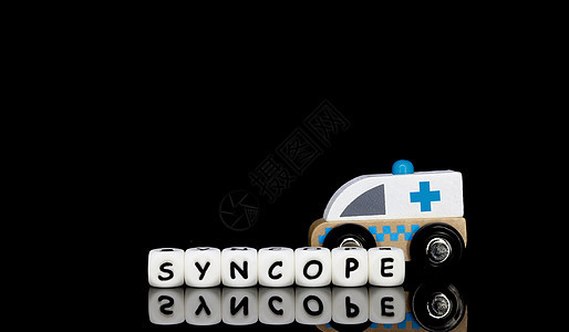 玩具救护车和单词同步器图片