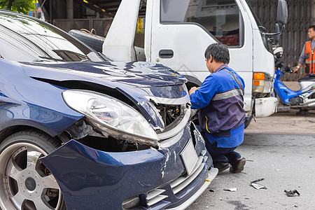 路上发生车祸导致车祸经济卡车废料交通轿车贸易车辆运输驾驶事故图片