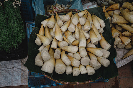 琅勃拉邦新鲜的青竹竹食物画幅农业蔬菜植物竹笋食品市场收成荒野背景