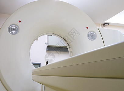 a 计算机断层摄影扫描仪(CT)图片