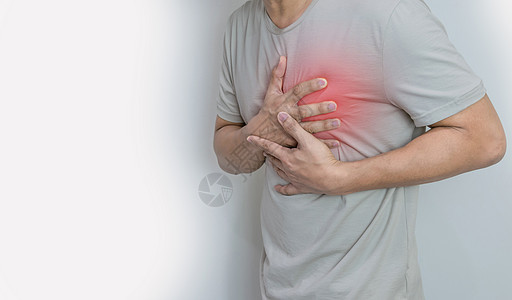 手握胸前 有心脏病发病症状痛苦胸部风险男人病人情况心绞痛攻击药品心悸图片