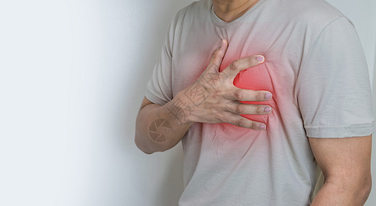 手握胸前 有心脏病发病症状风险药品胸部男人心绞痛痛苦疾病病人疼痛攻击图片