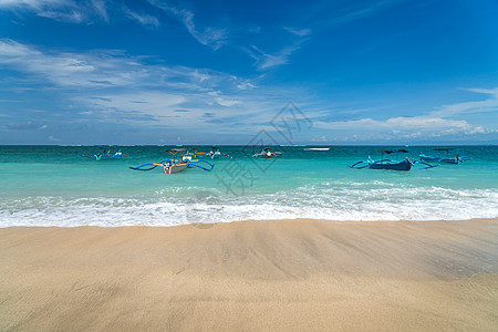 巴厘的库塔海滩假期天堂海浪日落热带波浪旅游天空海景海岸线图片