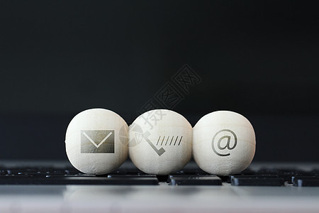 网站和互联网木球上的图标联系我们页面 con电话短信商业营销邮件电子邮件办公室白色博客木头图片