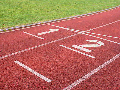 一号二号 红色橡胶赛车 红橡胶赛道竞技场大学运动运动员马场橡皮生活塑料地面赛马场图片
