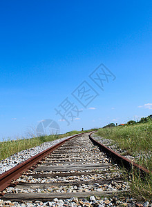 旧铁路通向右侧的距离 - 是的 是的图片