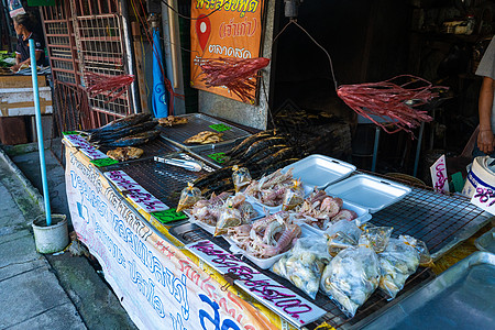 鱼市柜台的新鲜海鲜 在海洋边的鱼市上市场城市销售文化零售商业美食街道饮食贝类图片
