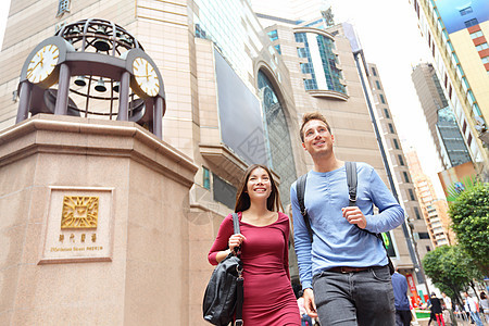 香港 时报广场车库湾人行走图片