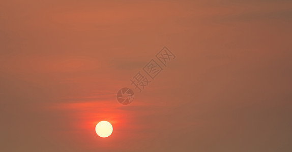 夜晚的圆周大太阳和红日落天空 有我的空间图片