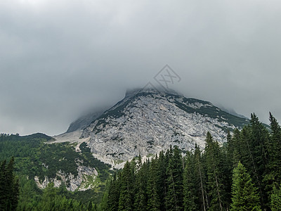 Ehrwald附近位于的Hike假期太阳季节缆车高山跑步全景娱乐长椅盘子图片