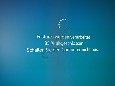 BERLIN  2020年6月20日 德国 Window 10 更新 各功能社论标识计算器视窗屏幕电子产品电脑操作操作系统软件图片