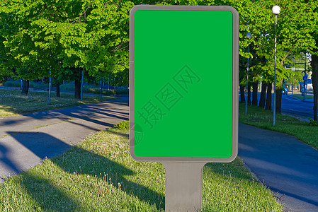 城市公园背景上的色度键广告牌 适合做广告 空白广告牌和户外广告 外面的色度键样机海报 爱沙尼亚塔林图片