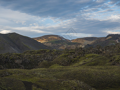 冰岛高地地区 Fjallabak 自然保护区地区彩色 Rhyolit 山全景与多色火山旅行橙子地热自然远足者荒野爬坡地质学岩石冒图片