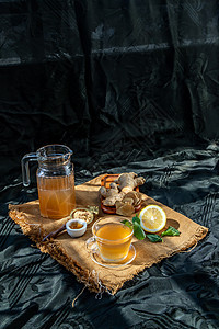 热姜汁加柠檬和薄荷 根和一片姜玻璃美食蜂蜜叶子草本植物饮食茶点药品香料水果图片