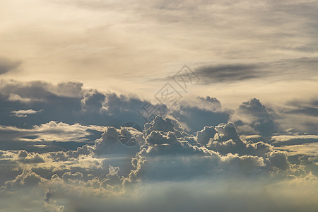 美丽的天空与云彩背景 乌云的柔软地平线阴影剪影建筑天际黄金旅行天堂橙子太阳图片