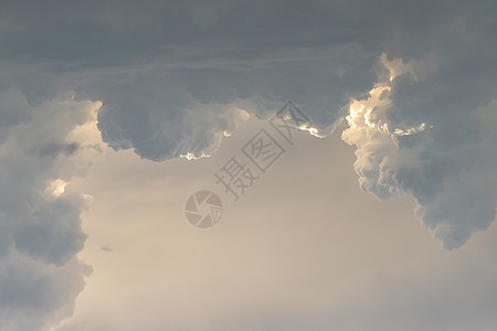 美丽的蓝色天空 有云背景 Sky云 Sky天空和c动机纹理生活气候天气戏剧性阳光日落风暴气氛图片