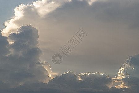 美丽的蓝色天空 有云背景 Sky云 Sky天空和c气候生活戏剧性纹理日落动机太阳幸福天堂天气图片