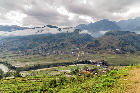 Sa Pai 高原绿稻梯田地貌背景公路阳台天空冒险稻田季节旅游农场收成远足图片