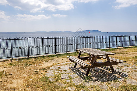 海岸和海景的长坐天堂阳光椅子海洋旅游旅行蓝色晴天座位支撑图片