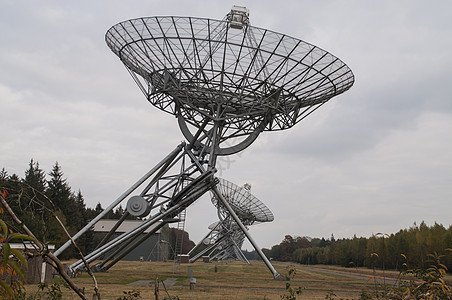 荷兰Westerbork村附近的射电望远镜天空合成收音机卫星望远镜盘子天文学干涉仪波浪技术图片