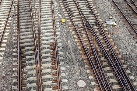 铁路多轨道 内地一个火车站有交接点曲目速度运动物流平台小路运输线条机车工业图片