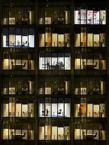 与建筑外部完整框架工作人员一起工作的人的横跨办公区隔段办公楼政治会议桌子人士画幅商务业务气球派对图片