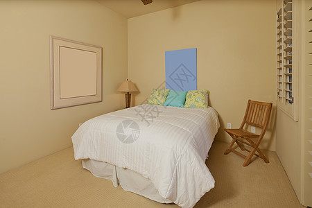 简易卧室房间白色奢华椅子绘画枕头艺术正方形羽绒被建筑学图片
