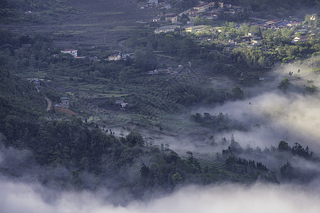 越南老开的Y Ty镇天气山顶森林草地道路旅行阳光土地山谷迷雾图片