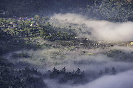 越南老开的Y Ty镇土地植物高地天气长路旅行山谷森林道路阳光图片