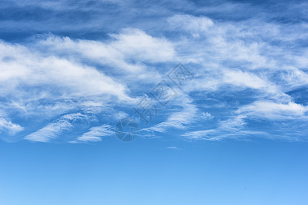 云在天空中阳光空气天堂风景天气多云臭氧晴天白色背景图片