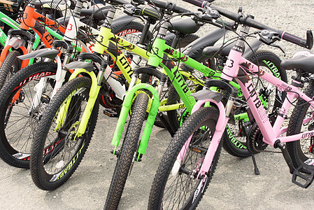 出售的自行车单行齿轮运动店铺团体零售销售图片