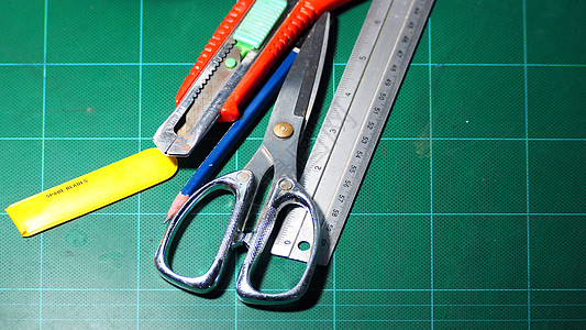 剪刀 剪刀 尺头 铅笔和刀片磁带教育学校仪器补给品工艺网格胶水木板塑料图片