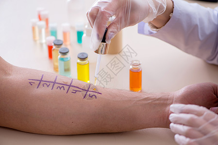 医生检测住院病人的过敏性反应敏化卫生免疫学专家红斑药品实验室表皮手臂考试图片