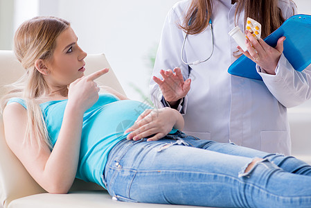 定期怀孕检查的孕妇肚子考试咨询腹部产妇治疗父母保健药品产科图片