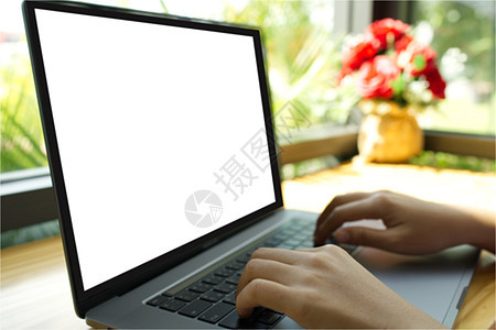 使用用白屏幕分开的平板电脑和白色屏幕的妇女手监视器笔记本嘲笑小样女士工作键盘咖啡店餐厅技术图片