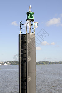 标记海口汉堡河道溪流助航水路信号海标导航绿色梯子图片