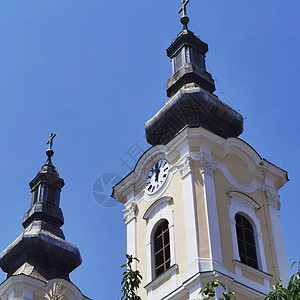 教堂顶米斯科尔克的教堂 紧闭着美丽的大盘子钟声背景