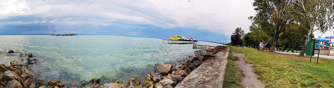 锡奥福克巴拉顿湖海岸的全景图片