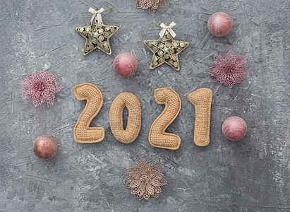 圣诞节背景 有染色2021年号码 带有复制空间顶视图丝带桌面圣诞礼物礼物假期木材工艺季节庆典红色图片