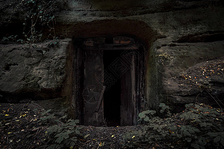 康斯坦斯湖Uberlingen附近的神秘洞穴 金库和岩石地窖啤酒中年窗户历史旅行蝙蝠隧道教会法郎建筑图片