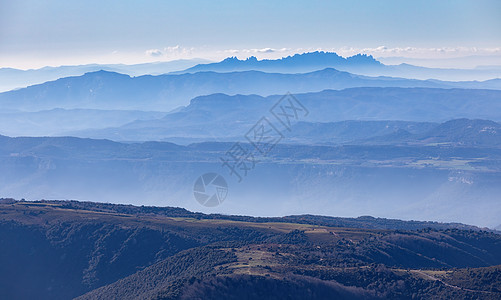 西班牙山区全山图 蒙特赛尼山闲暇爬坡旅行风景远足悬崖季节地质学全景冒险图片