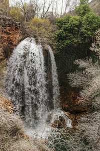 春季瀑布和Alcaraz河穿越Los Batanes自然地点木头生态苔藓自然日来源旅游场地公园植被环境图片